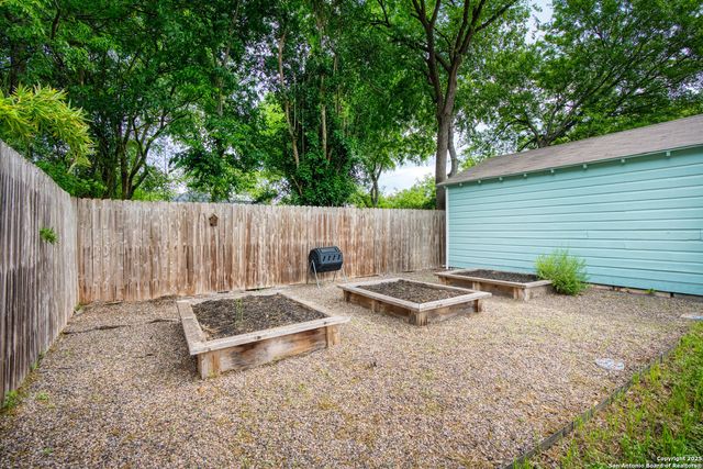 717 W Kings Hwy, San Antonio, TX 78212