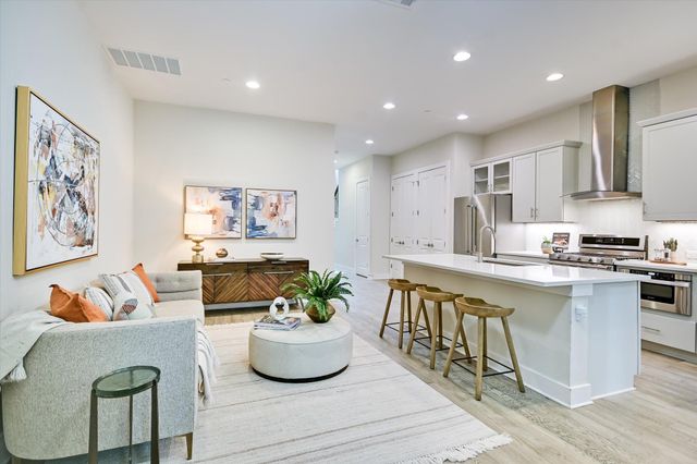 4323 Spicewood Springs RD 10, Austin, TX 78759