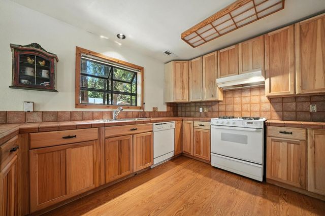 17667 Circle View Dr, Pioneer, CA 95666