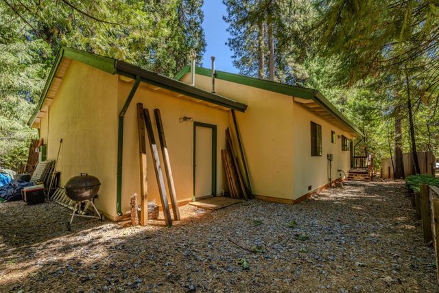 17667 Circle View Dr, Pioneer, CA 95666