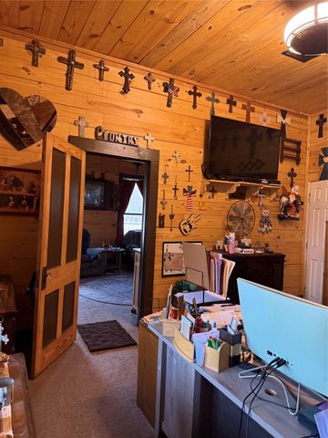 211 W Sabine Street, Groesbeck, TX 76642