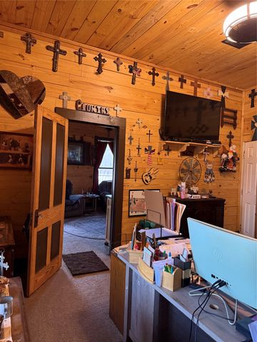211 W Sabine Street, Groesbeck, TX 76642