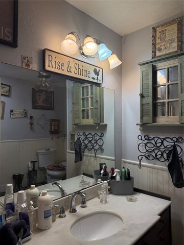211 W Sabine Street, Groesbeck, TX 76642