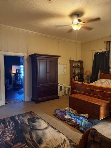 211 W Sabine Street, Groesbeck, TX 76642