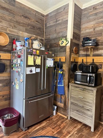 211 W Sabine Street, Groesbeck, TX 76642