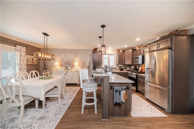 1383 Cross Cove, Austintown, OH 44515