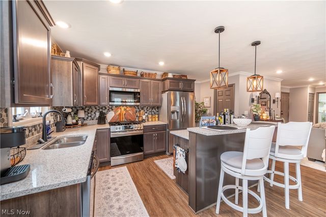1383 Cross Cove, Austintown, OH 44515