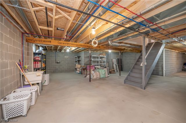 1383 Cross Cove, Austintown, OH 44515