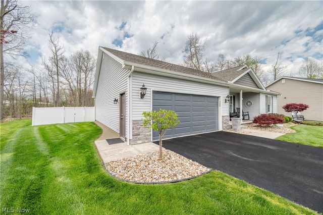 1383 Cross Cove, Austintown, OH 44515