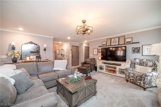 1383 Cross Cove, Austintown, OH 44515