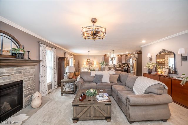 1383 Cross Cove, Austintown, OH 44515