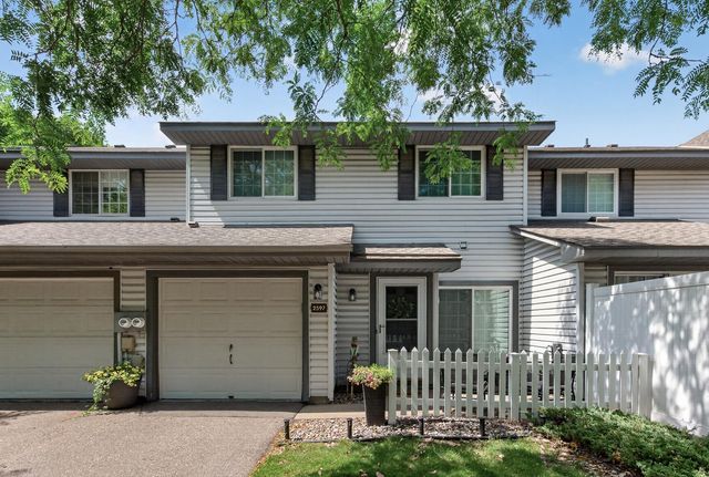 2597 Bedford Court 27, Mendota Heights, MN 55120