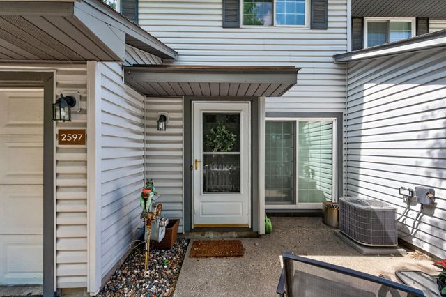 2597 Bedford Court 27, Mendota Heights, MN 55120