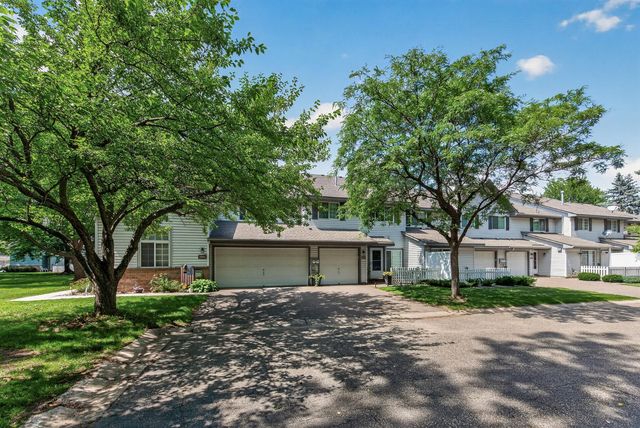 2597 Bedford Court 27, Mendota Heights, MN 55120