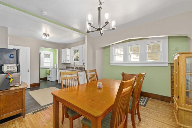 821 Pemberton Drive, Fort Wayne, IN 46805