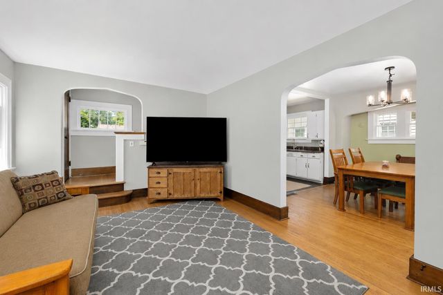 821 Pemberton Drive, Fort Wayne, IN 46805