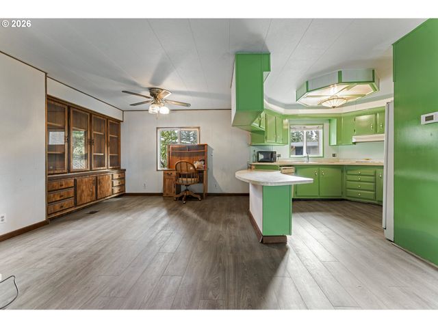 1600 RHODODENDRON Dr 415, Florence, OR 97439