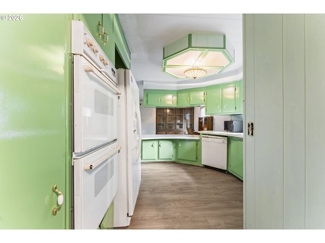 1600 RHODODENDRON Dr 415, Florence, OR 97439