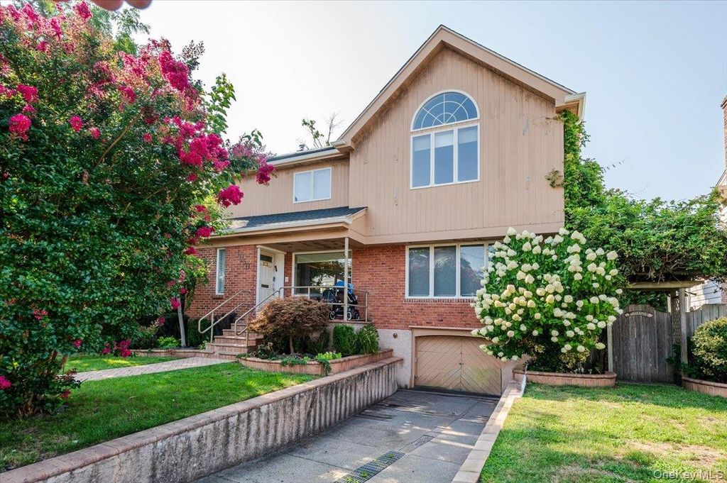 1050 Mora Place, Woodmere, NY 11598