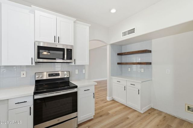 6046 E RIVERDALE Street, Mesa, AZ 85215