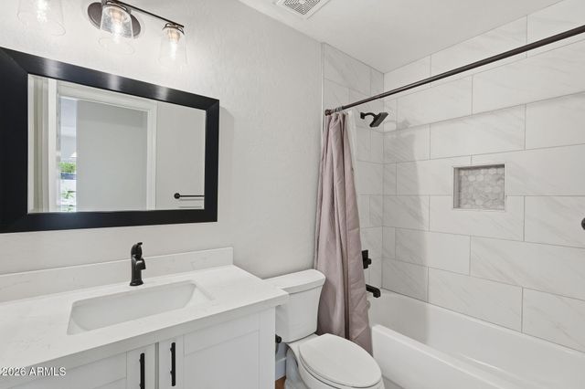 6046 E RIVERDALE Street, Mesa, AZ 85215