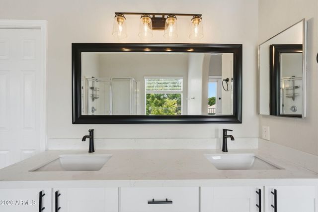 6046 E RIVERDALE Street, Mesa, AZ 85215