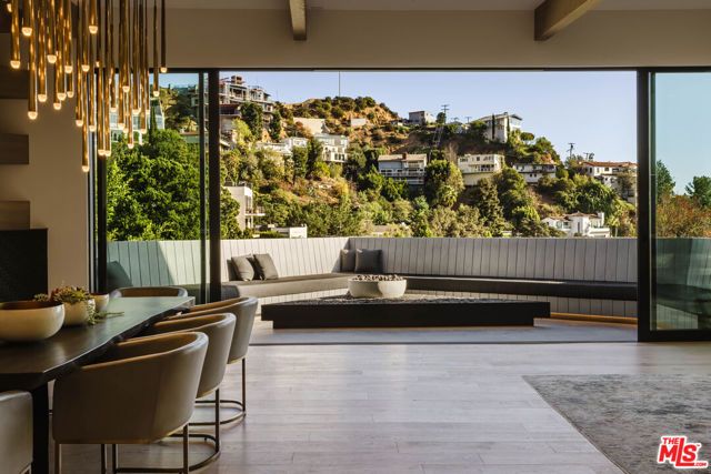 8842 Evanview Drive, Los Angeles, CA 90069
