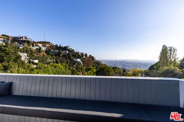 8842 Evanview Drive, Los Angeles, CA 90069