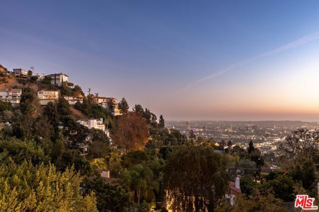 8842 Evanview Drive, Los Angeles, CA 90069