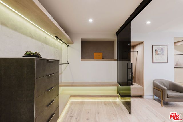 8842 Evanview Drive, Los Angeles, CA 90069