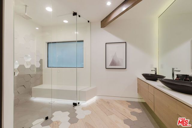 8842 Evanview Drive, Los Angeles, CA 90069