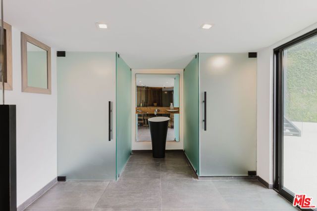 8842 Evanview Drive, Los Angeles, CA 90069