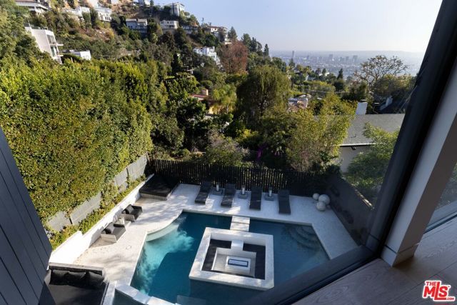 8842 Evanview Drive, Los Angeles, CA 90069