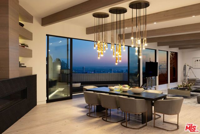 8842 Evanview Drive, Los Angeles, CA 90069