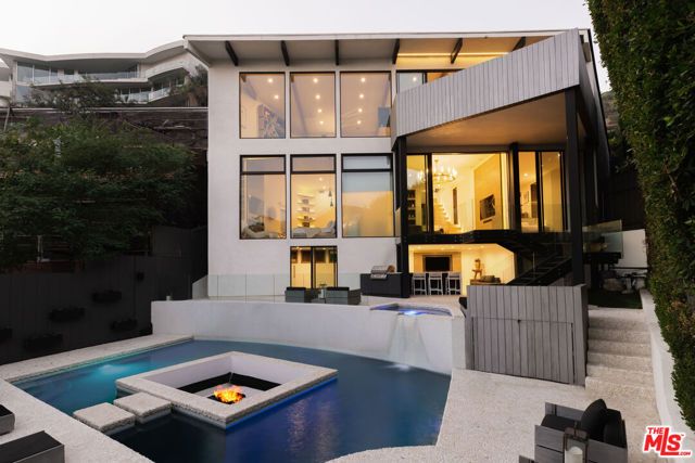 8842 Evanview Drive, Los Angeles, CA 90069