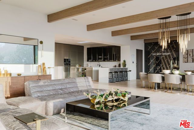 8842 Evanview Drive, Los Angeles, CA 90069