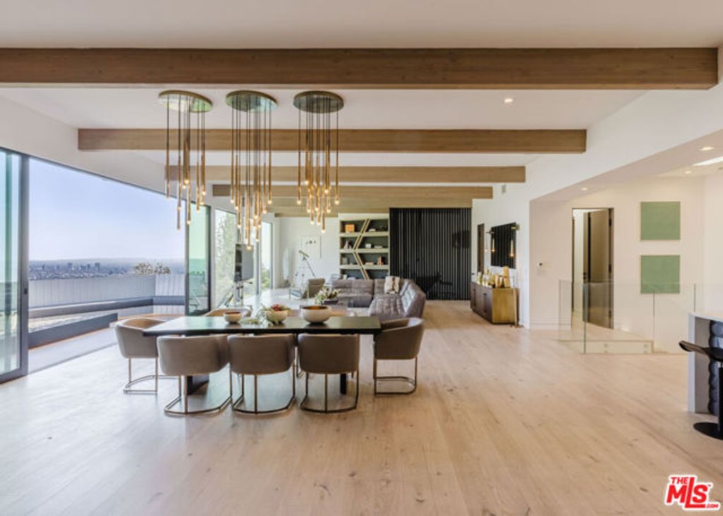 8842 Evanview Drive, Los Angeles, CA 90069