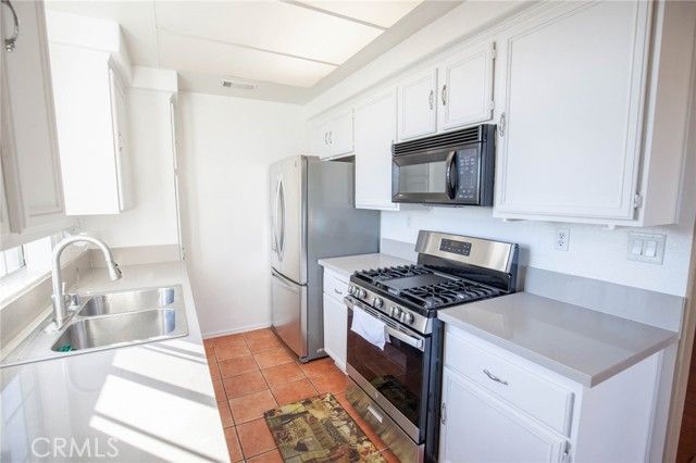 21852 S Vermont 8, Torrance, CA 90502