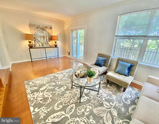 6817 SIGNATURE CIR, Alexandria, VA 22310