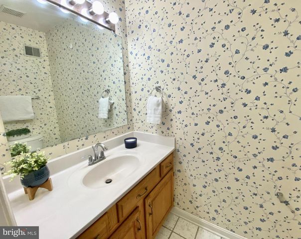 6817 SIGNATURE CIR, Alexandria, VA 22310