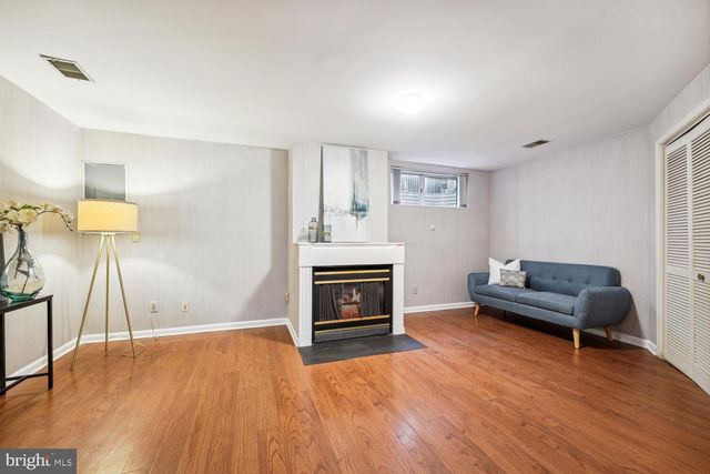 6817 SIGNATURE CIR, Alexandria, VA 22310