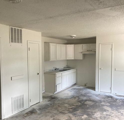 1608 E DelMar, Wichita, KS 67216