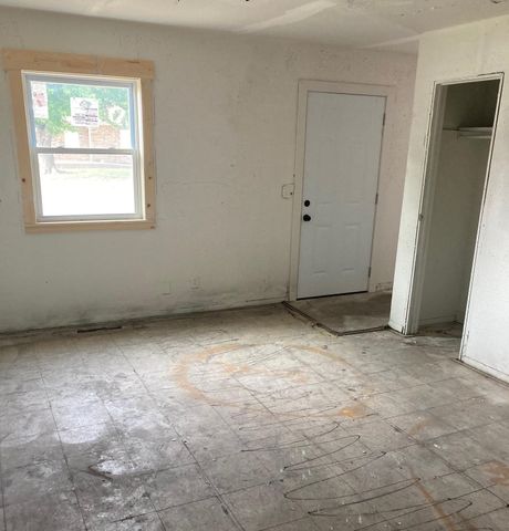 1608 E DelMar, Wichita, KS 67216