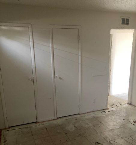 1608 E DelMar, Wichita, KS 67216