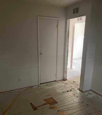 1608 E DelMar, Wichita, KS 67216