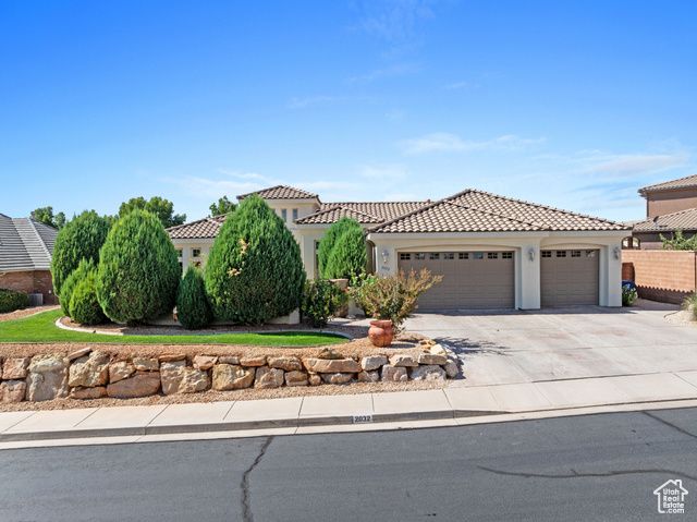 2032 E CIRCLE RIDGE DR DR, St. George, UT 84790