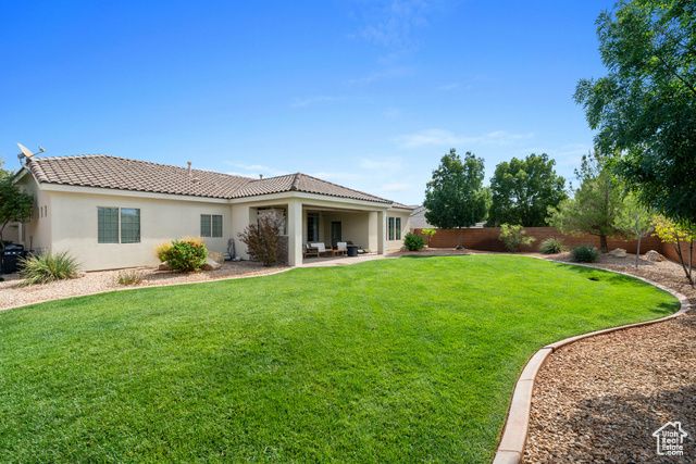 2032 E CIRCLE RIDGE DR DR, St. George, UT 84790