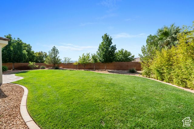 2032 E CIRCLE RIDGE DR DR, St. George, UT 84790