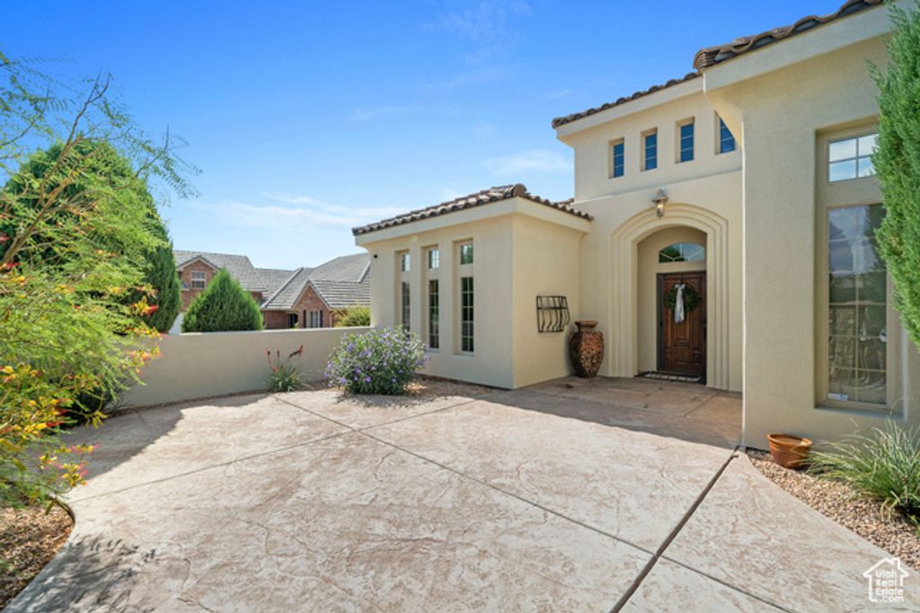 2032 E CIRCLE RIDGE DR DR, St. George, UT 84790