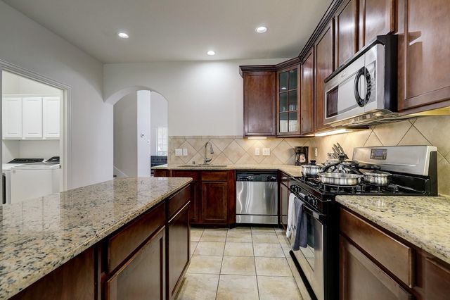 3 Crocus Petal Street, The Woodlands, TX 77382
